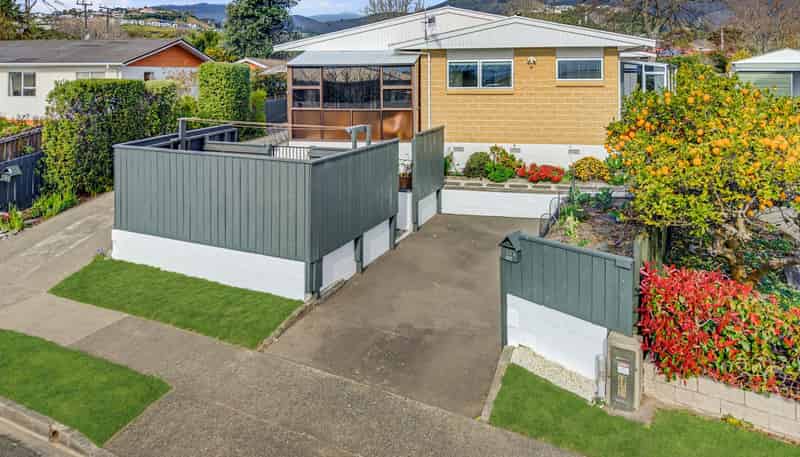 24a Cobham Crescent, Stoke