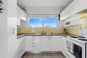 24a Cobham Crescent, Stoke