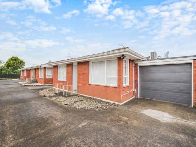 2/8 Akehurst Avenue, New Lynn