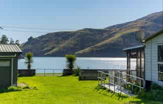 152 Pa Road, Port Levy
