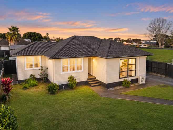 27 Lavinia Crescent, Mangere East