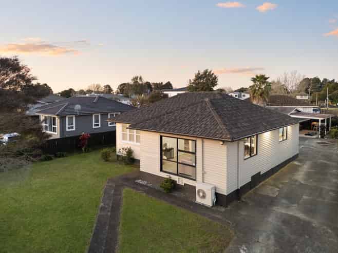 27 Lavinia Crescent, Mangere East