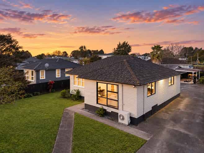 27 Lavinia Crescent, Mangere East