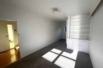 2/58 Clonbern Road, Remuera