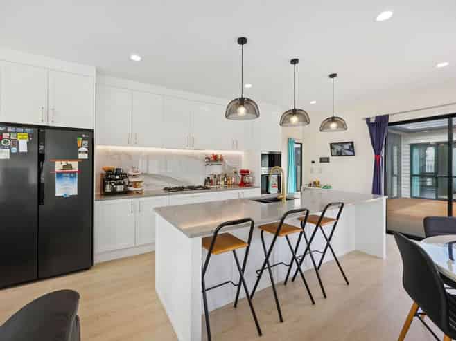 102 Thomas Road, Flat Bush