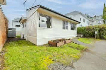 37 Carlyle Street, North Dunedin