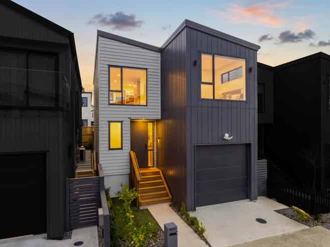 102B Te Oneroa Way, Long Bay