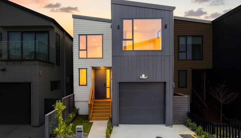 102B Te Oneroa Way, Long Bay