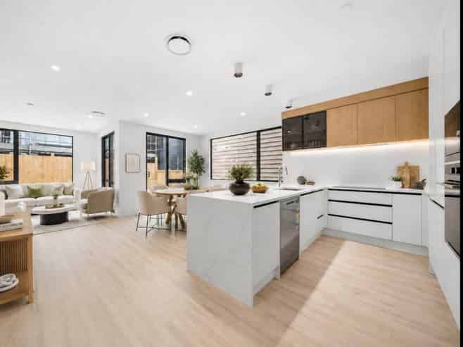 102B Te Oneroa Way, Long Bay
