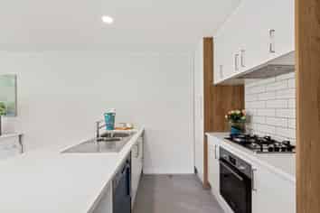 27 Bight Road, Long Bay