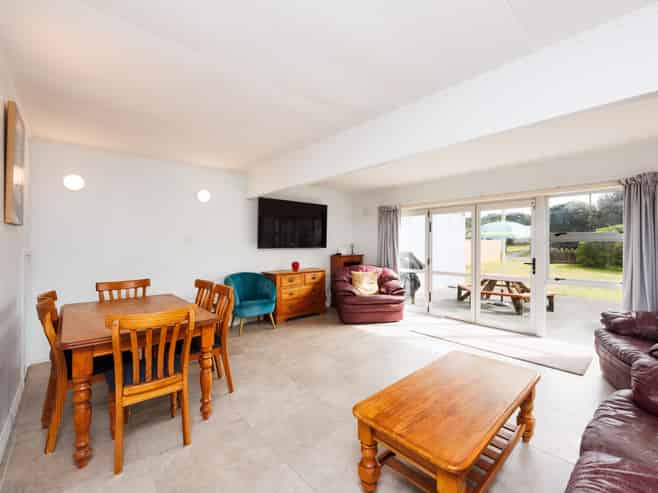 31 Hunia Terrace, Himatangi Beach