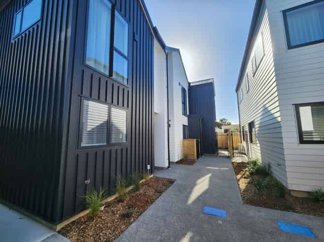 B/44 Marion Street, Silverstream