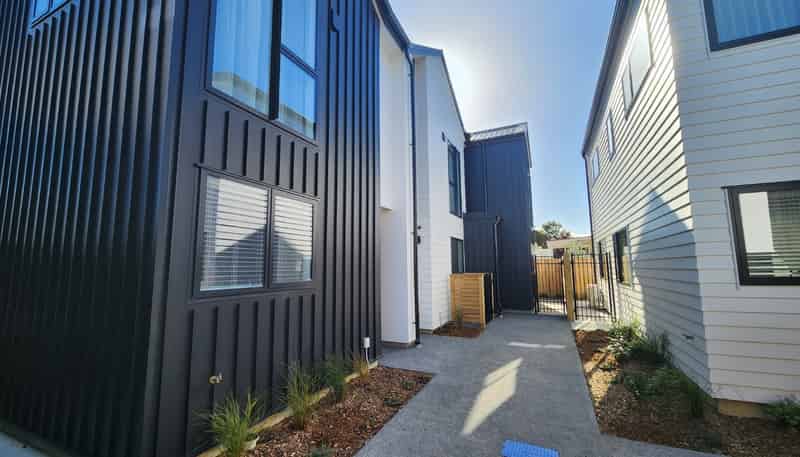 B/44 Marion Street, Silverstream