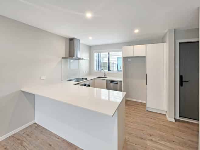 B/44 Marion Street, Silverstream