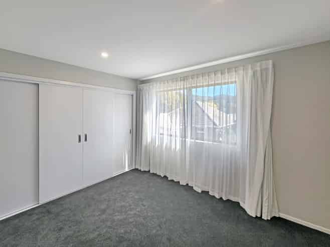 B/44 Marion Street, Silverstream