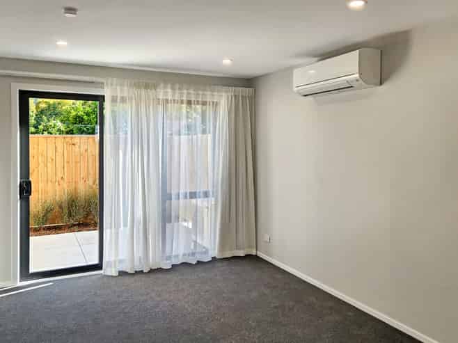 B/44 Marion Street, Silverstream