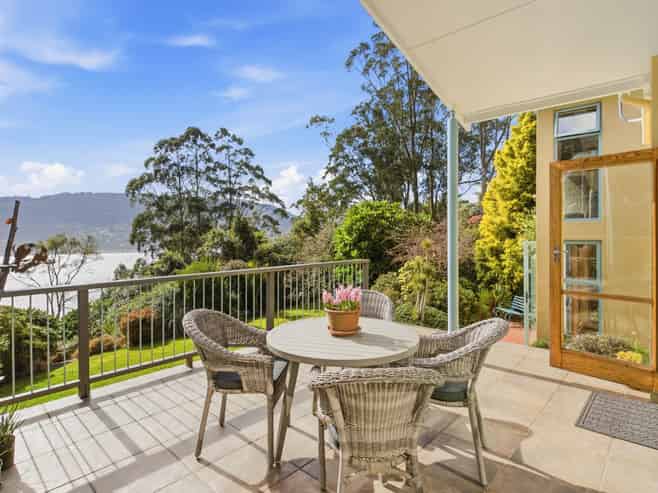 52 Irvine Road, The Cove