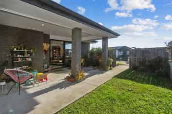 1 Poutawa Lane, Clarks Beach