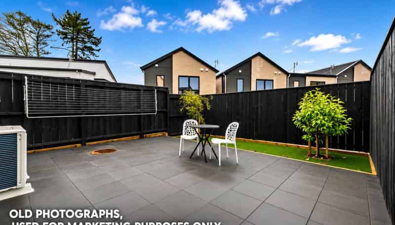 48 Paretaiuru Crescent, Papakura