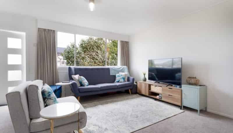 1/377 Main Road, Tawa