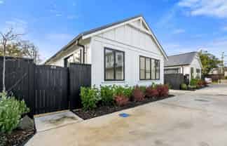 42b  Palmer Crescent, Silverstream