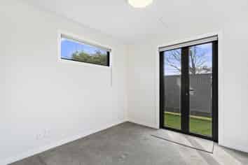 42b  Palmer Crescent, Silverstream