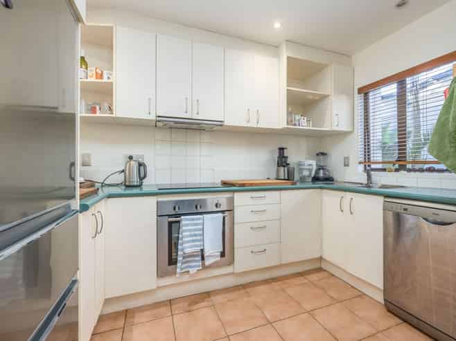 23/92 Bush road, Albany