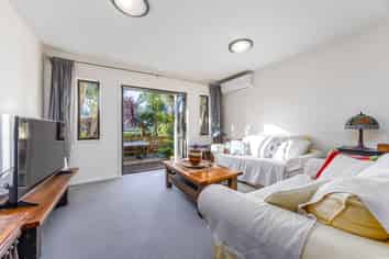 23/92 Bush road, Albany
