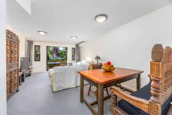 23/92 Bush road, Albany