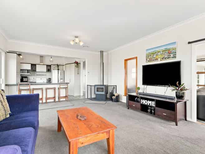 2139 State Highway 3, Sanson