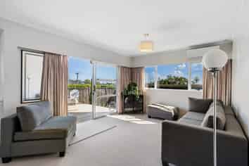 3/5 Renfrew Avenue, Sandringham