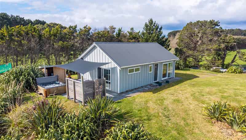 50 Strathnaver Drive, Waikawa Beach