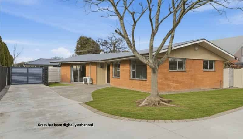 76 Avonhead Road, Avonhead