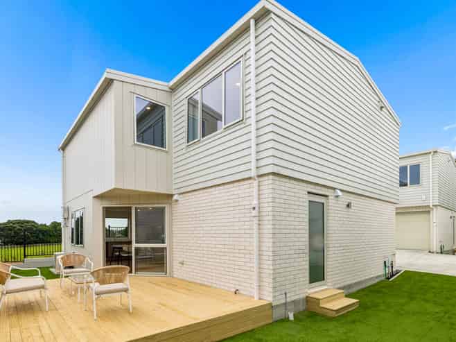 32 Glennandrew Drive, Half Moon Bay