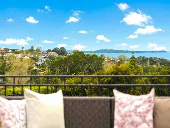 6 Chilton Place, Mellons Bay
