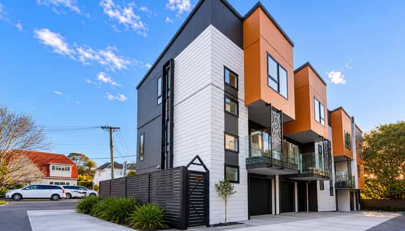 4B/190 Green Lane West, Greenlane