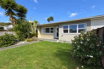 2/235 Annesbrook Drive, Wakatu