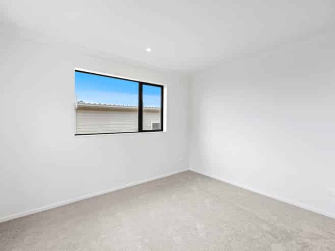 73E Royal Road, Massey