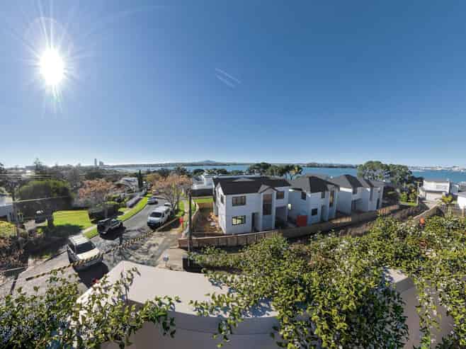 5A Heath Avenue, Northcote