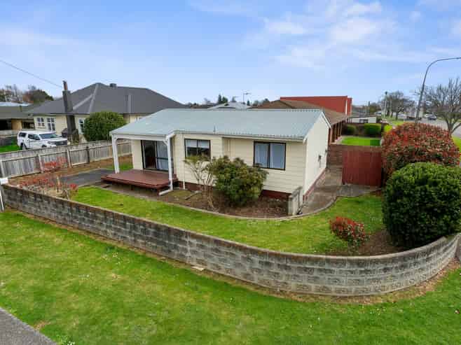 93 Parker Avenue, Levin