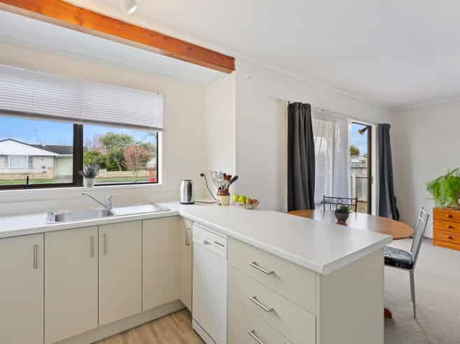 93 Parker Avenue, Levin