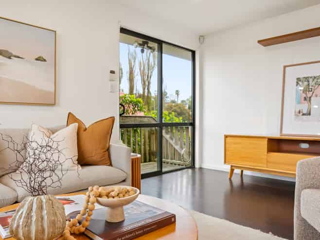 21A Tahi Terrace, Glen Eden