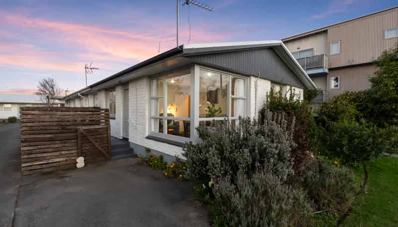 1/64 Stanmore Road, Linwood