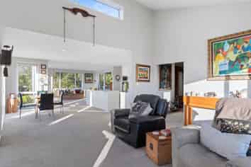 14 STONEDALE DRIVE, Pukekohe