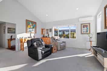 14 STONEDALE DRIVE, Pukekohe