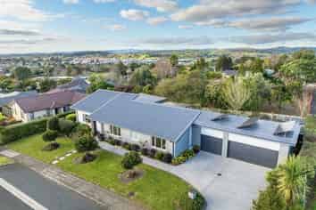14 STONEDALE DRIVE, Pukekohe
