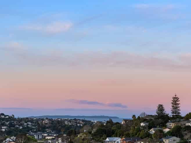 2/597 East Coast Road, Browns Bay