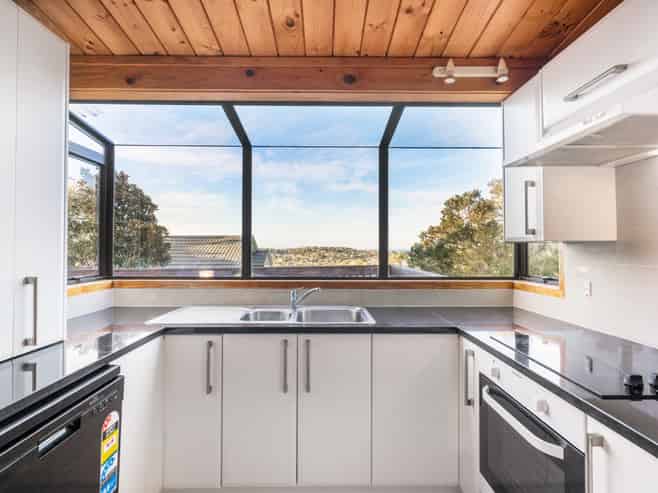 2/597 East Coast Road, Browns Bay