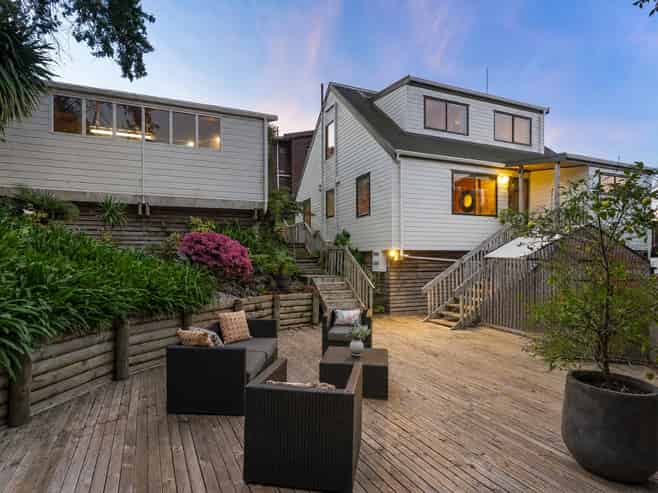 2/597 East Coast Road, Browns Bay
