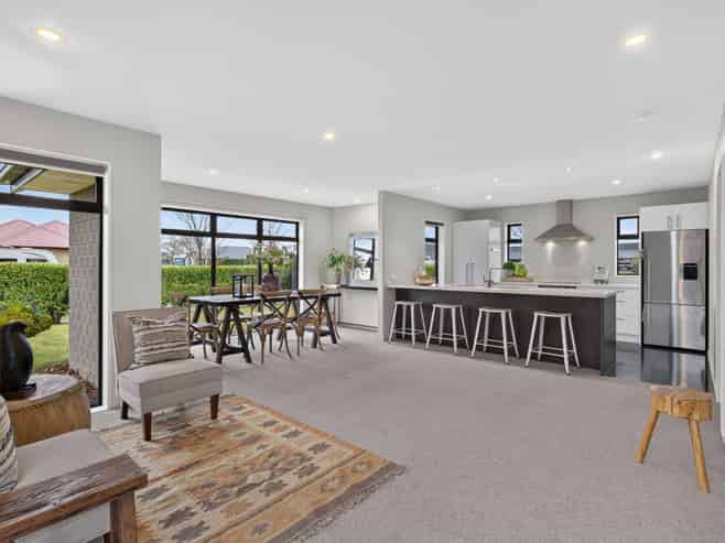 1 Eastfield Drive, Lincoln